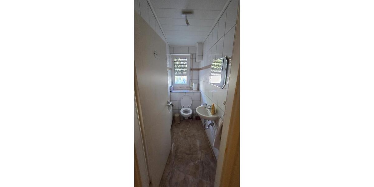 Erdgeschoßwohnung Weinstadt - 6 Zimmer, 135 m&sup2;, 4.500&euro; | Angebot:27583267