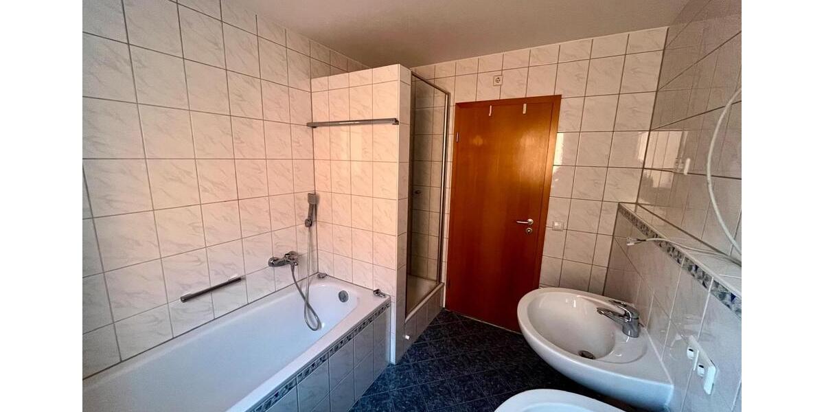 Etagenwohnung Bissingen an der Teck - 4 Zimmer, 99 m&sup2;, 1.060&euro; | Angebot:24817765