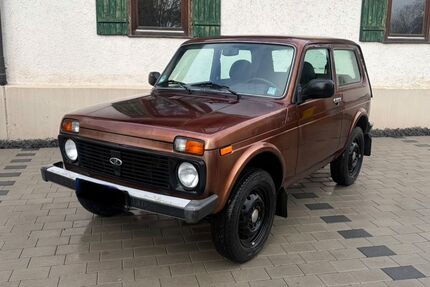 Lada Niva 81.252 km 2.500 &euro; Schorndorf 73614