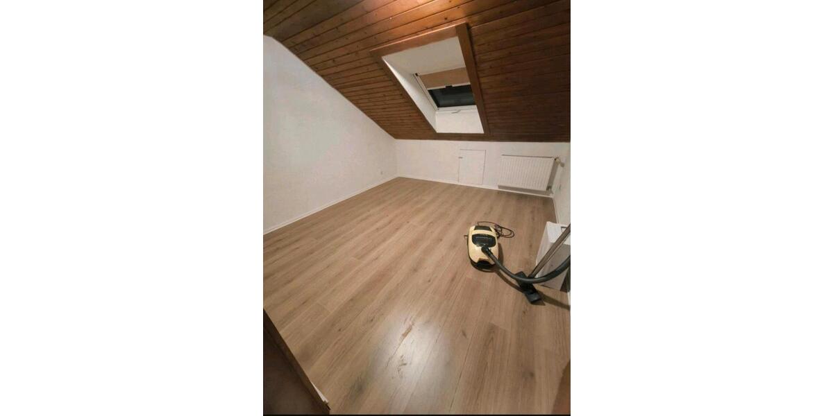 Dachgeschoßwohnung Göppingen Bruckwasen - 3 Zimmer, 75 m&sup2;, 925&euro; | Angebot:25022176