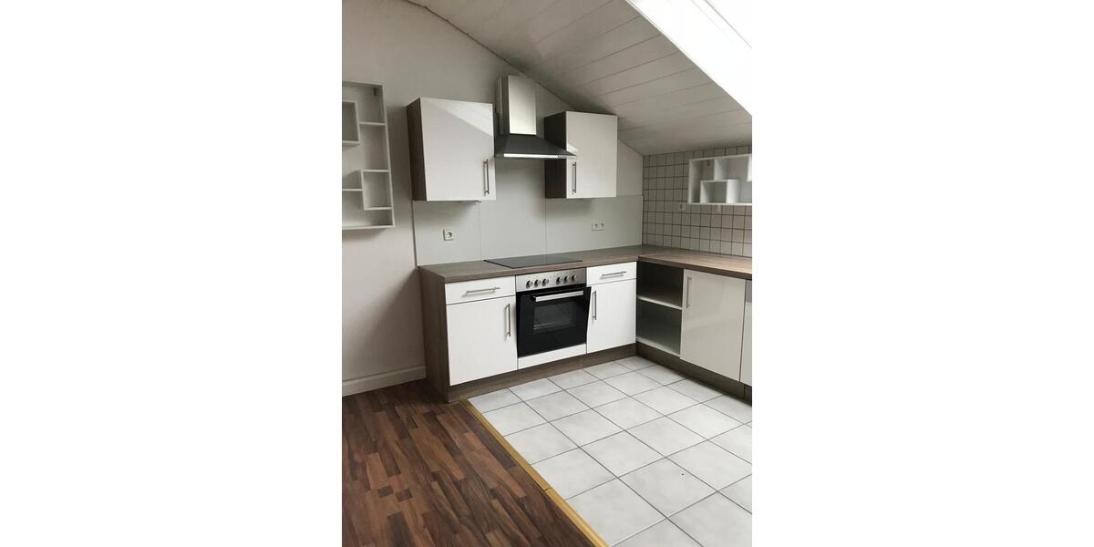 Dachgeschoßwohnung Neidlingen - 2.5 Zimmer, 65 m&sup2;, 690&euro; | Angebot:24338091