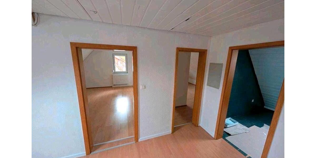 Etagenwohnung Lenningen - 7 Zimmer, 147 m&sup2;, 1.499&euro; | Angebot:26581342