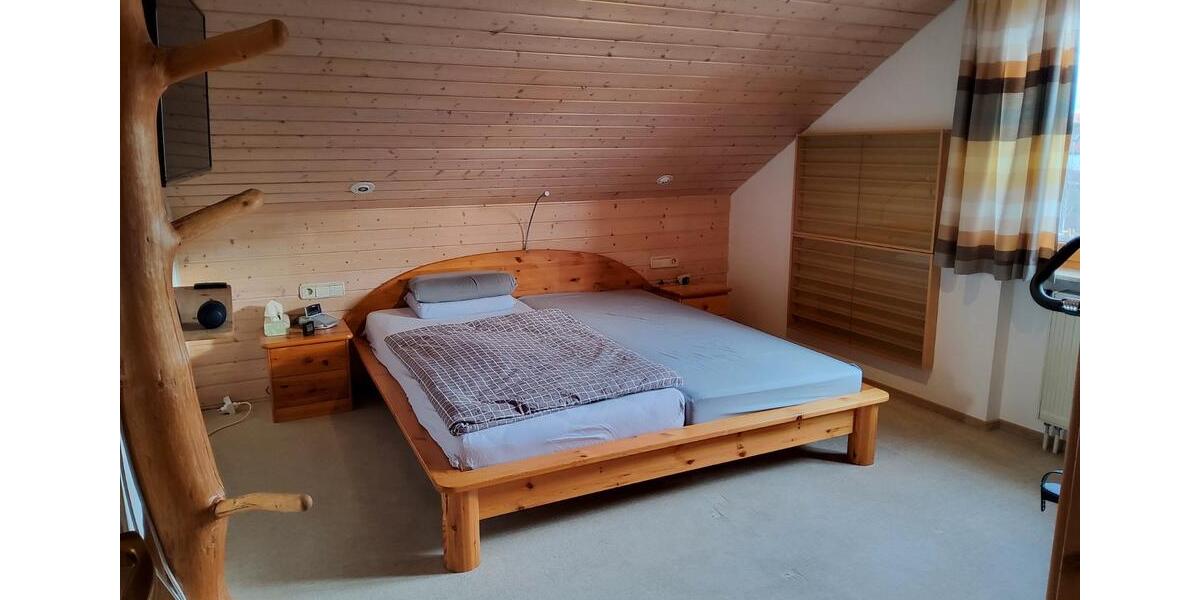 Dachgeschoßwohnung Bad Boll - 3 Zimmer, 76 m&sup2;, 325.000&euro; | Angebot:26073214