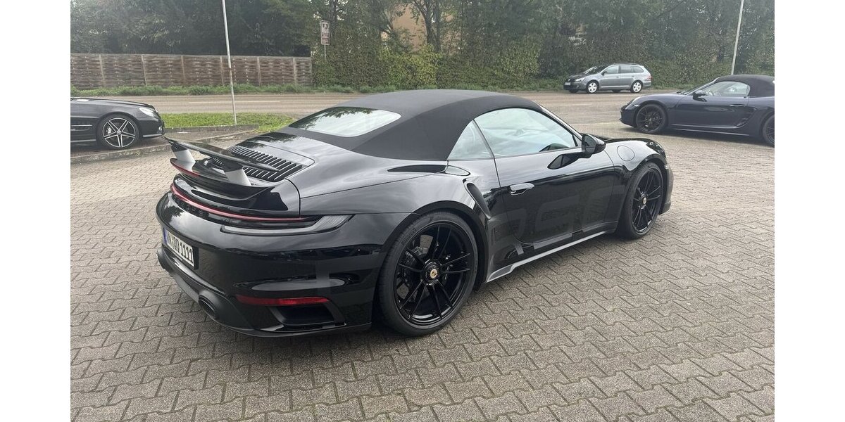 Porsche 992 Turbo S Cabriolet Keramik Sportabg alles schwa 7.000 km 248.000 &euro; Schorndorf 73614