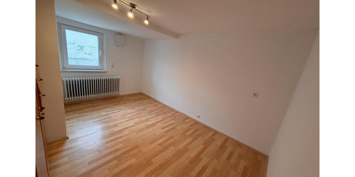 Dachgeschoßwohnung Merklingen - 5 Zimmer, 95 m&sup2;, 1.250&euro; | Angebot:26679270