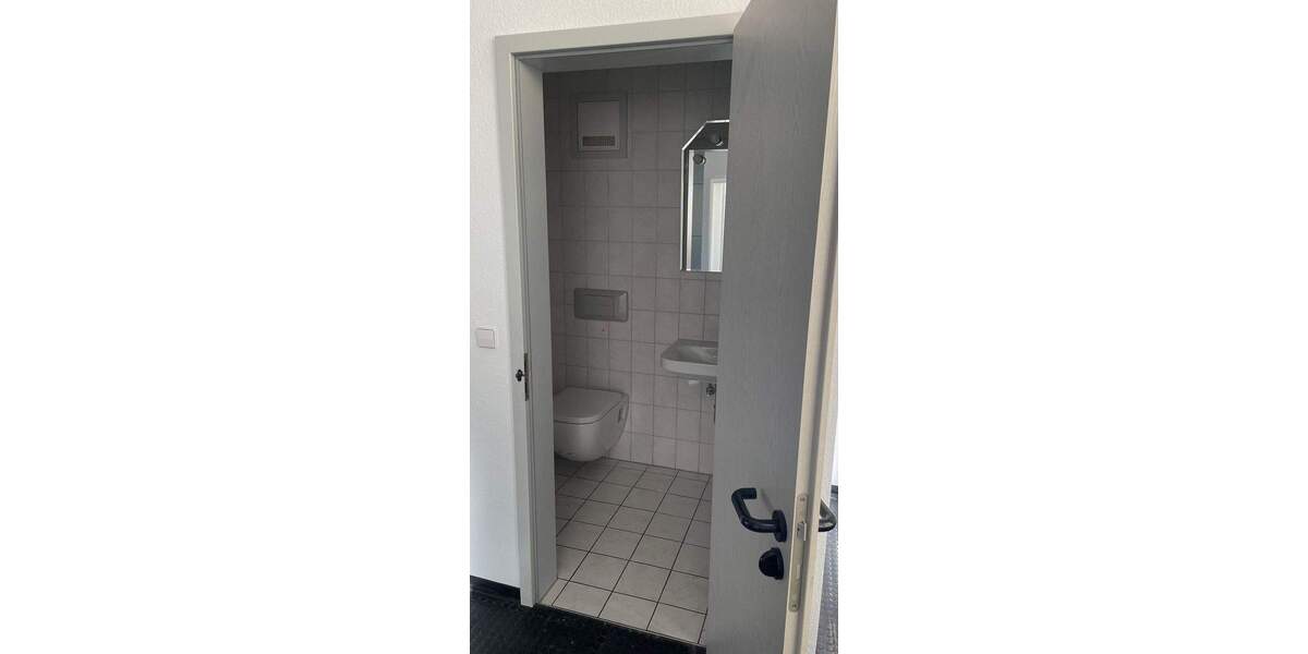 Gewerbeobjekt Schorndorf - 2 Zimmer, 70 m&sup2;, 560&euro; | Angebot:25674698