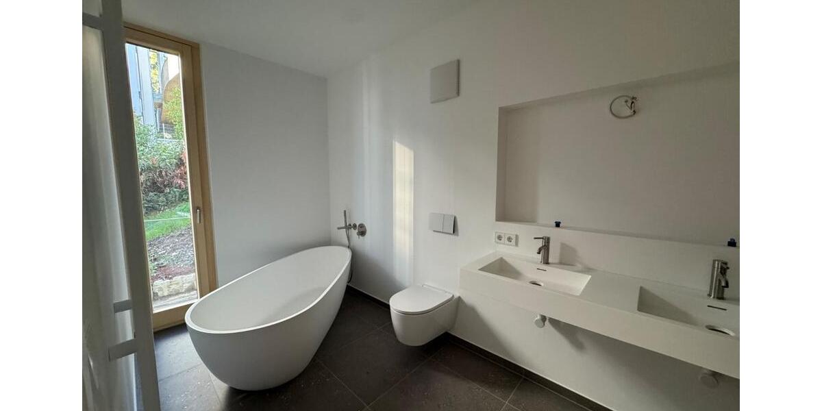 Etagenwohnung Esslingen am Neckar - 4 Zimmer, 141 m&sup2;, 2.940&euro; | Angebot:26727659