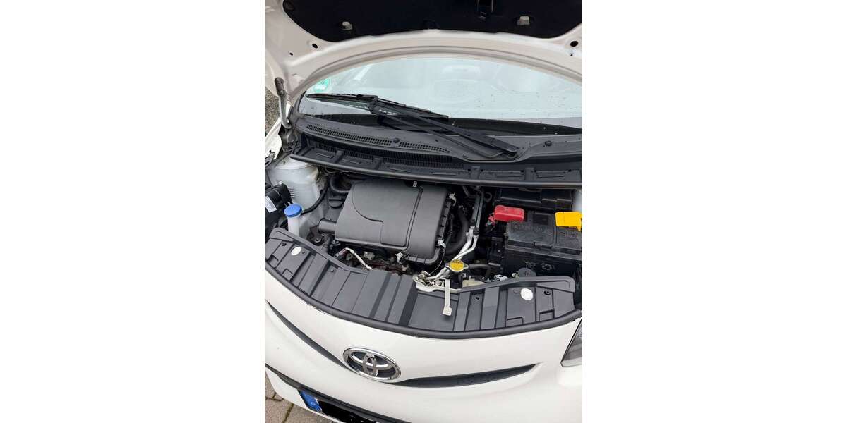 Toyota Aygo 71.000 km 4.850 &euro; Salach 73084