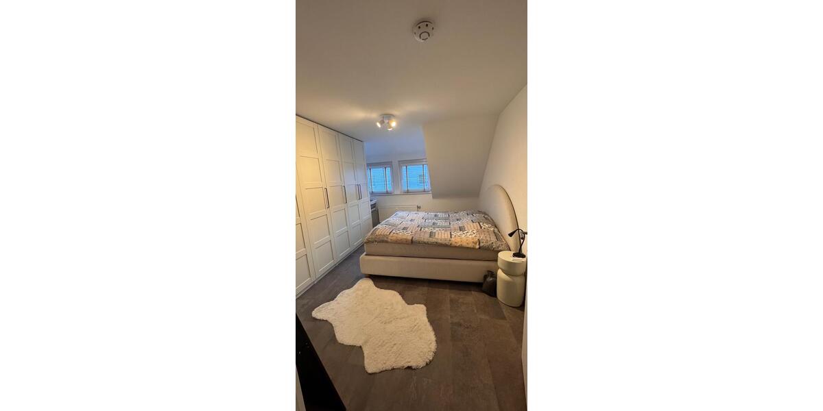 Dachgeschoßwohnung Plochingen - 2.5 Zimmer, 65 m&sup2;, 1.100&euro; | Angebot:25371392