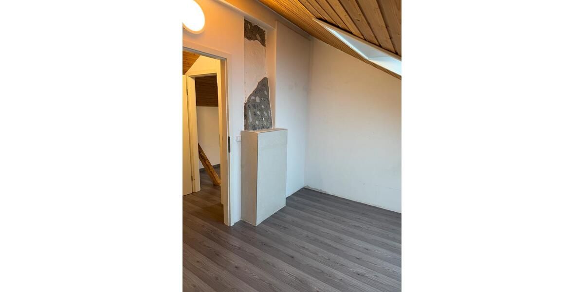 Dachgeschoßwohnung Mühlhausen im Täle - 4 Zimmer, 80 m&sup2;, 900&euro; | Angebot:25100862