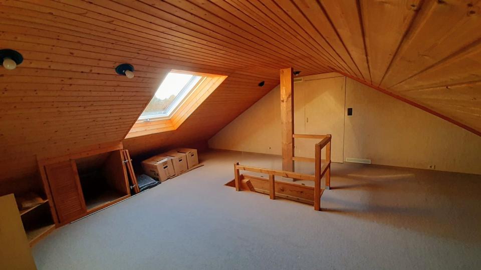 Dachgeschoßwohnung Bad Boll - 3 Zimmer, 76 m&sup2;, 325.000&euro; | Angebot:26073214