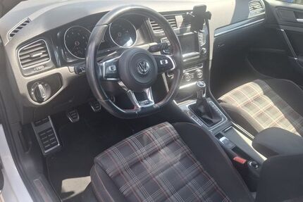 VW Golf 152.000 km 11.999 &euro; Essingen 73457