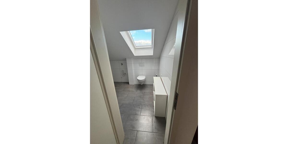 Dachgeschoßwohnung Plüderhausen - 2.5 Zimmer, 69 m&sup2;, 1.050&euro; | Angebot:25384288