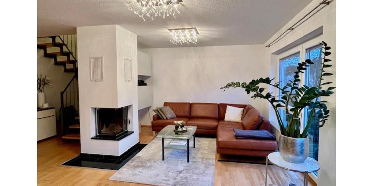 Reihenhaus Weinstadt - 8.5 Zimmer, 247 m&sup2;, 1.120.000&euro; | Angebot:25612294