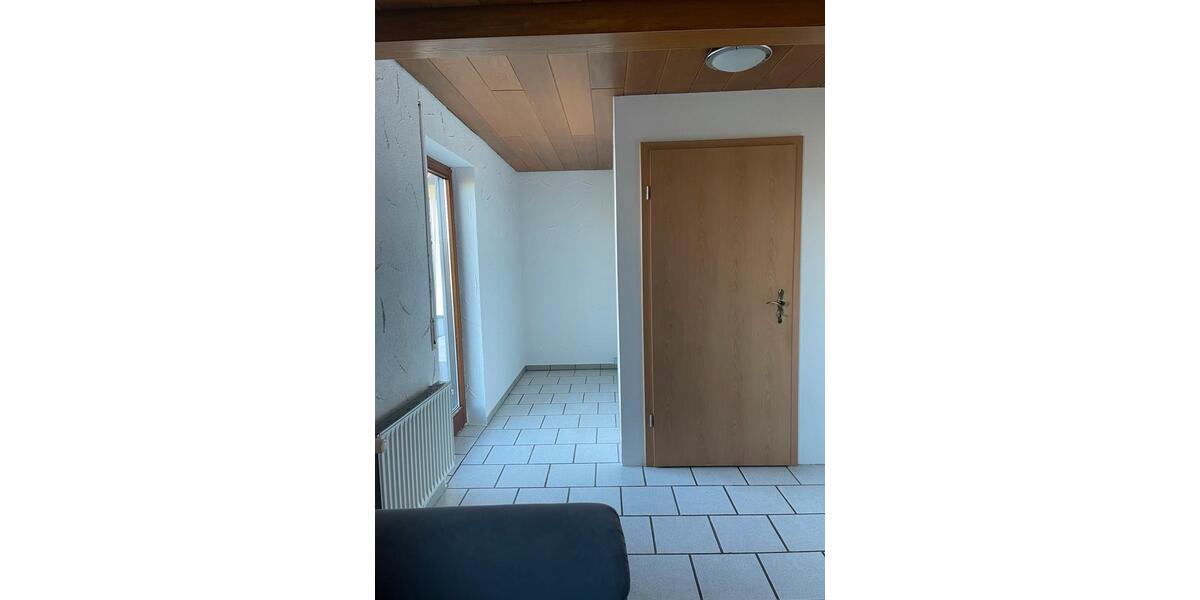 Etagenwohnung Laichingen - 4.5 Zimmer, 113 m&sup2;, 1.300&euro; | Angebot:26671464