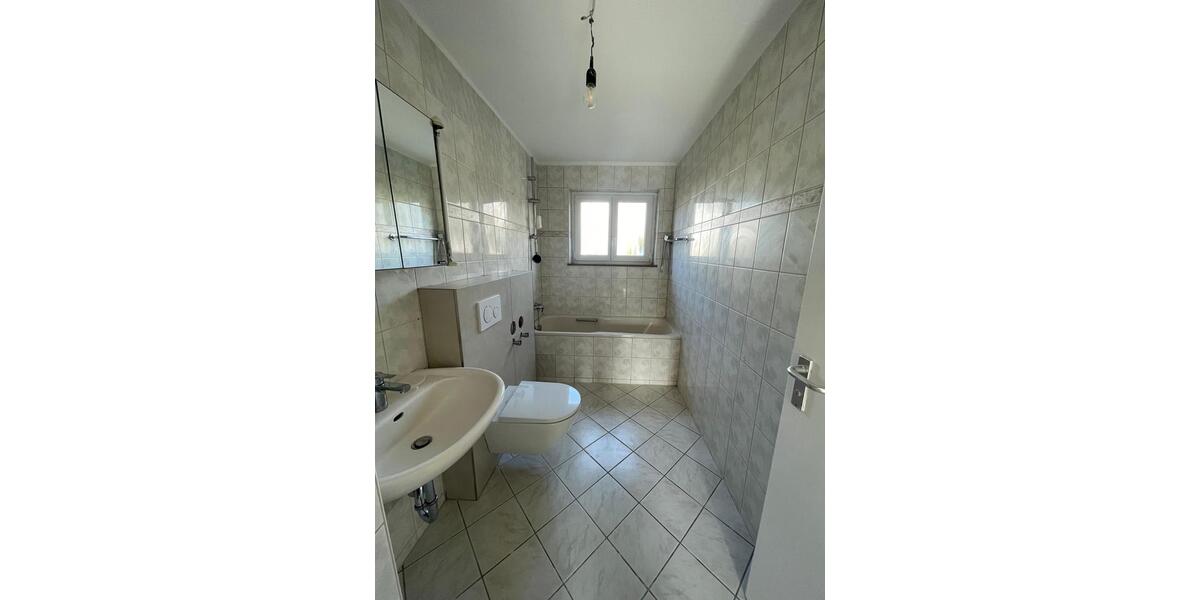 Erdgeschoßwohnung Neuffen - 3 Zimmer, 75 m&sup2;, 1.500&euro; | Angebot:25457022