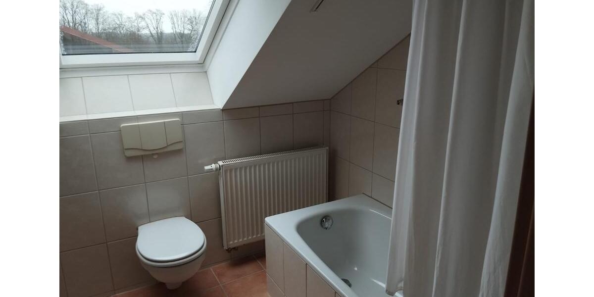 Dachgeschoßwohnung Täferrot - 3 Zimmer, 85 m&sup2;, 850&euro; | Angebot:26049607