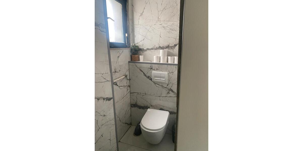 Einfamilienhaus Nürtingen - 225 Zimmer, 225 m&sup2;, 2.000&euro; | Angebot:26483462