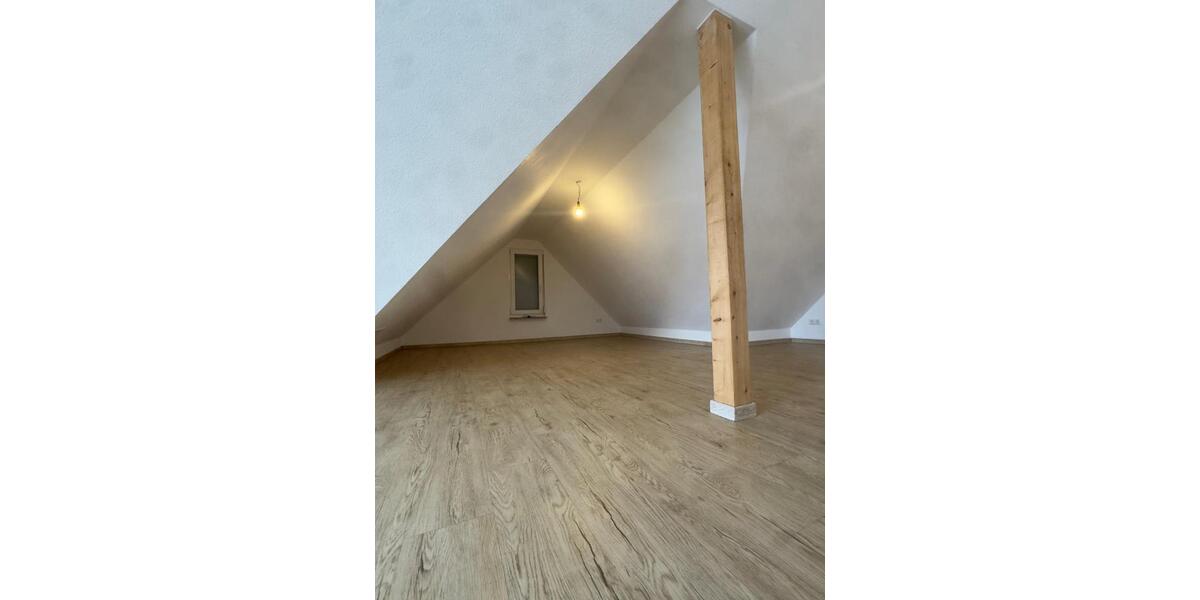 Dachgeschoßwohnung Neuffen - 2 Zimmer, 48 m&sup2;, 740&euro; | Angebot:24875416