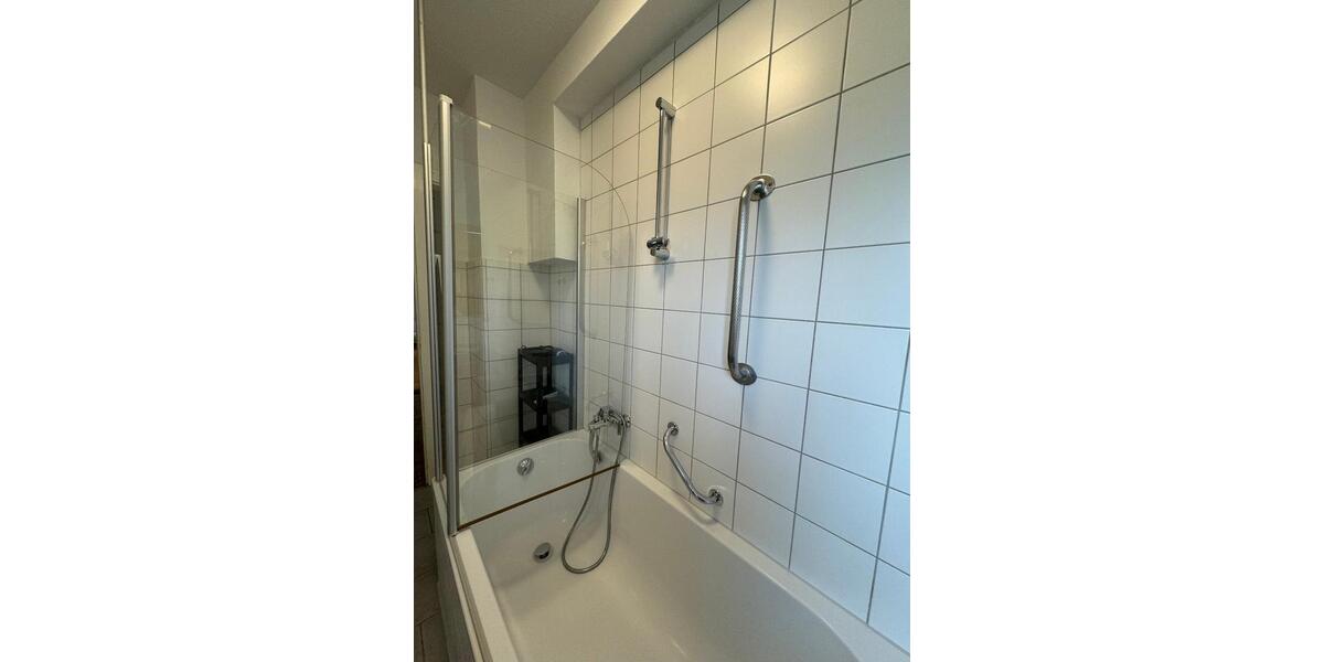 Erdgeschoßwohnung Dettingen an der Erms - 3 Zimmer, 80 m&sup2;, 1.300&euro; | Angebot:25300810