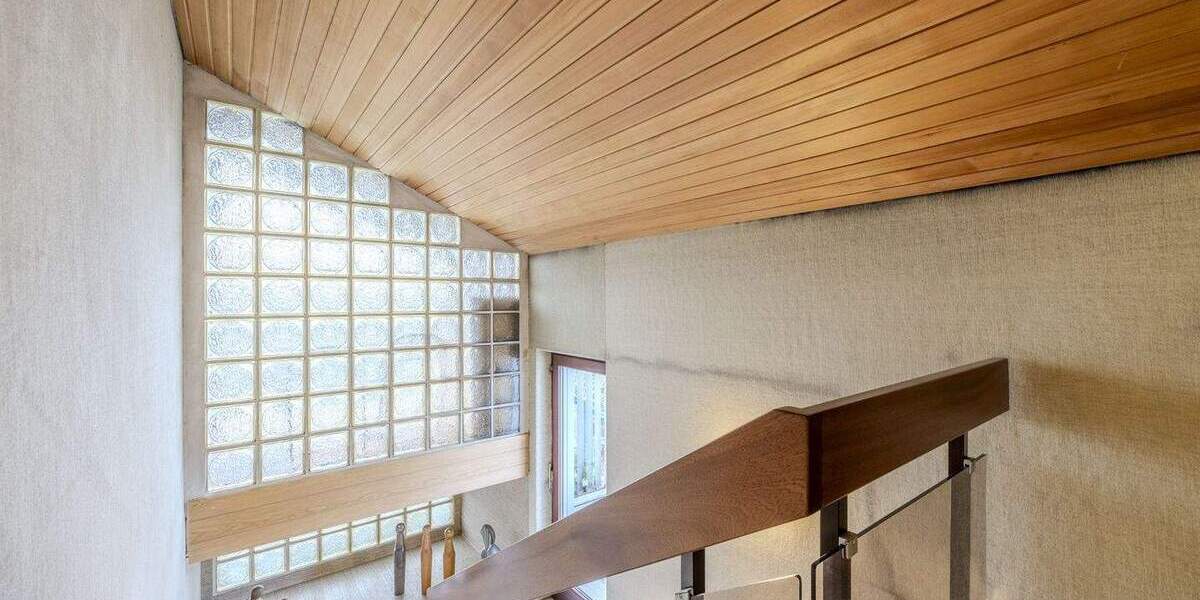 Einfamilienhaus Nürtingen - 7 Zimmer, 282 m&sup2;, 949.000&euro; | Angebot:25671696