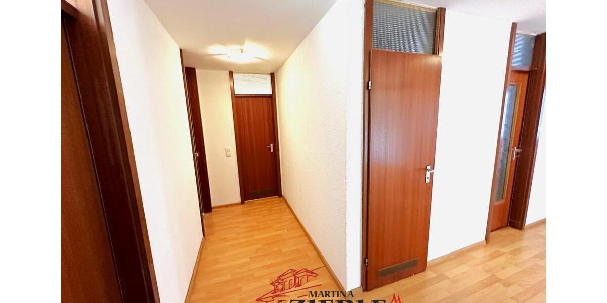 Etagenwohnung Eislingen (Fils) - 4.5 Zimmer, 104 m&sup2;, 1.090&euro; | Angebot:25720469