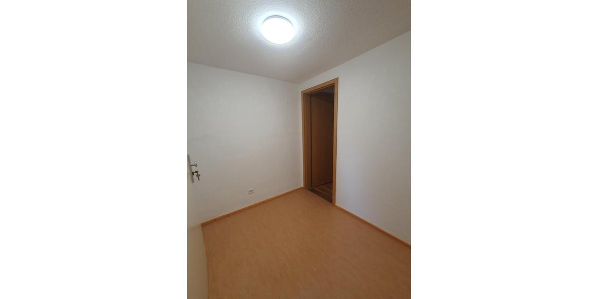 Erdgeschoßwohnung Bad Urach - 3 Zimmer, 76 m&sup2;, 850&euro; | Angebot:26020871