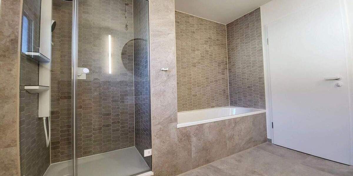 Einfamilienhaus Esslingen am Neckar Sulzgries - 6 Zimmer, 260 m&sup2;, 3.420&euro; | Angebot:25746482