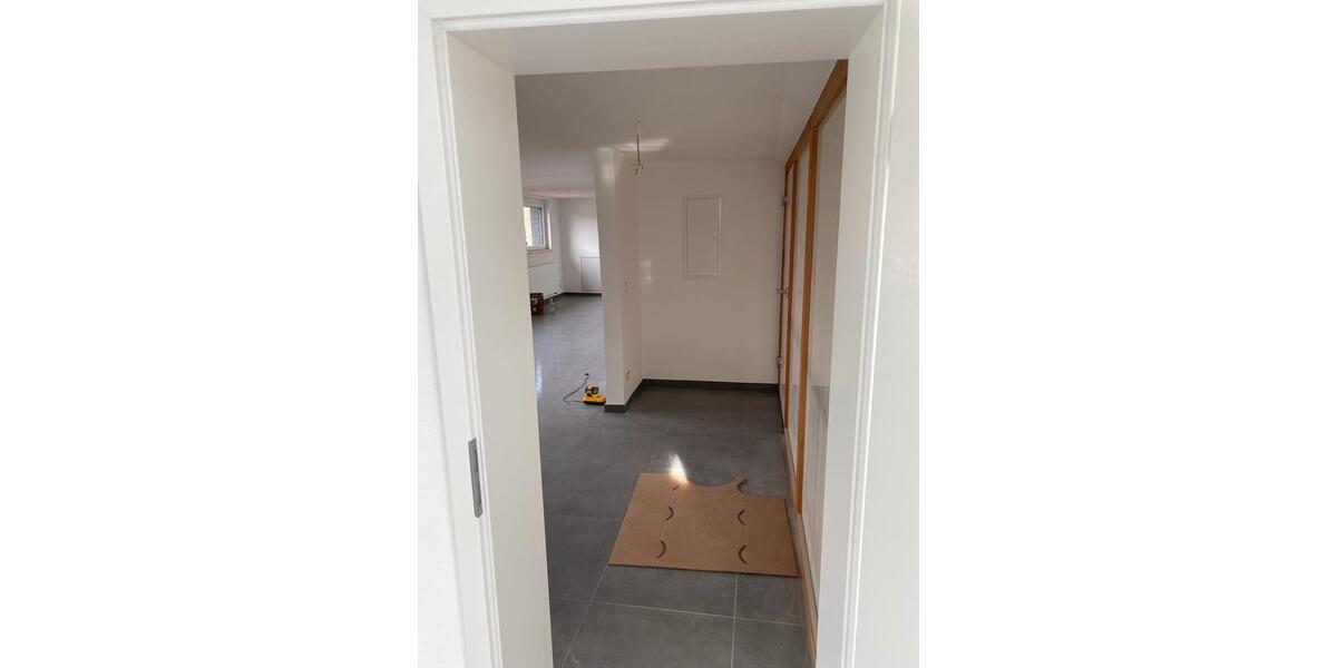 Dachgeschoßwohnung Schwäbisch Gmünd Bargau - 2.5 Zimmer, 90 m&sup2;, 1.200&euro; | Angebot:26039078