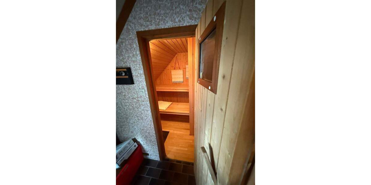 Doppelhaushälfte Wiesensteig - 7 Zimmer, 134 m&sup2;, 419.000&euro; | Angebot:25692829