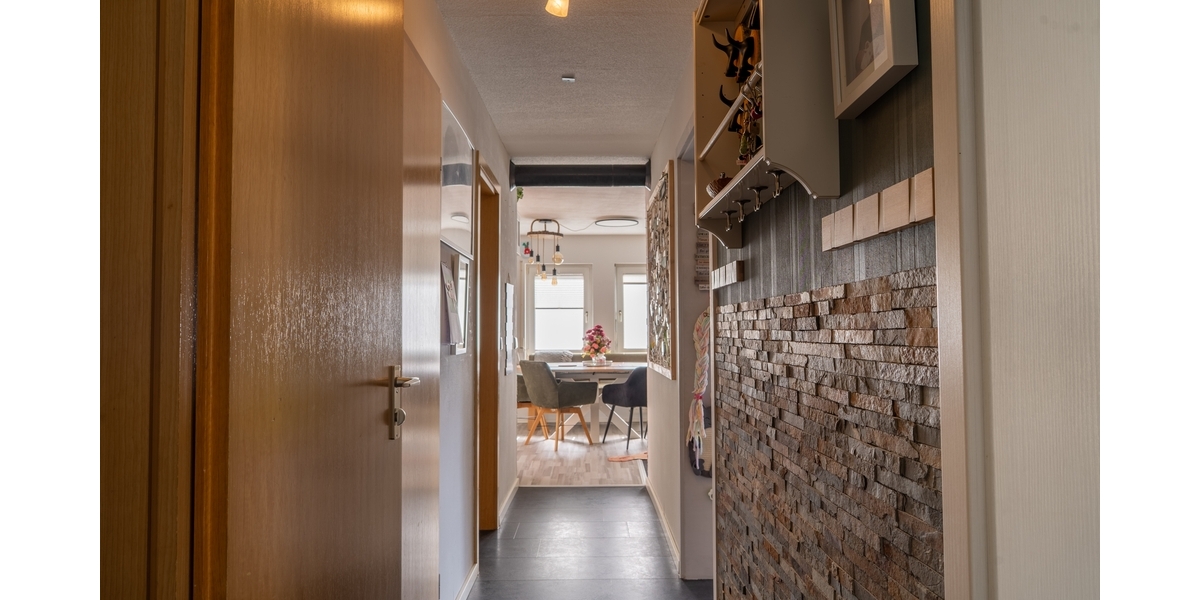 Großzügige Eckterrasse, Kamin & ruhiges Wohnen im 3-Familienhaus - 3.5 Remshalden | Angebot:27512031