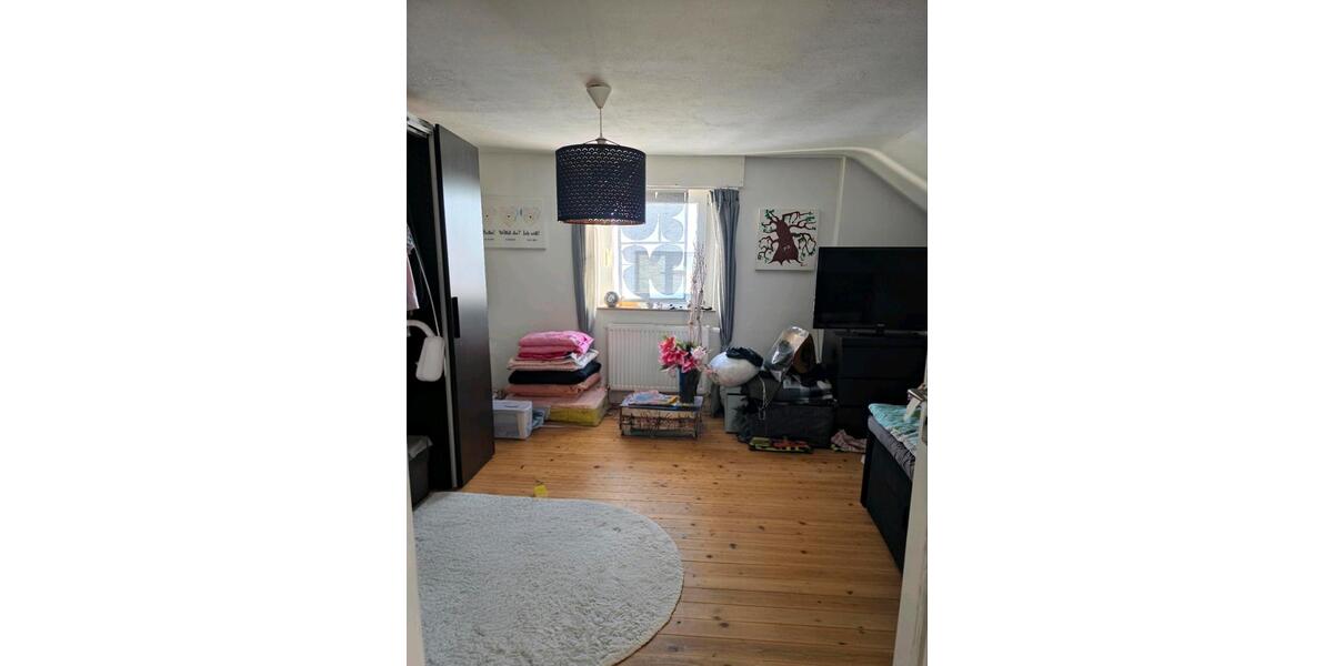 Etagenwohnung Köngen - 6 Zimmer, 120 m&sup2;, 2.000&euro; | Angebot:25923470