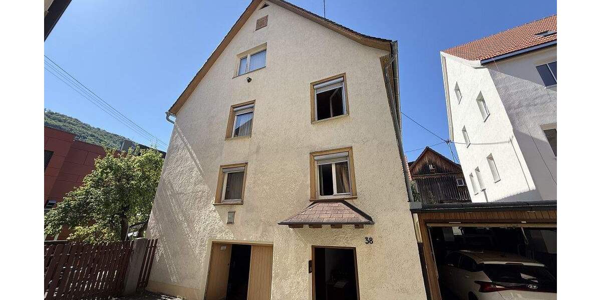 Einfamilienhaus Geislingen an der Steige Geislingen - 8 Zimmer, 133 m&sup2;, 180.000&euro; | Angebot:25696263