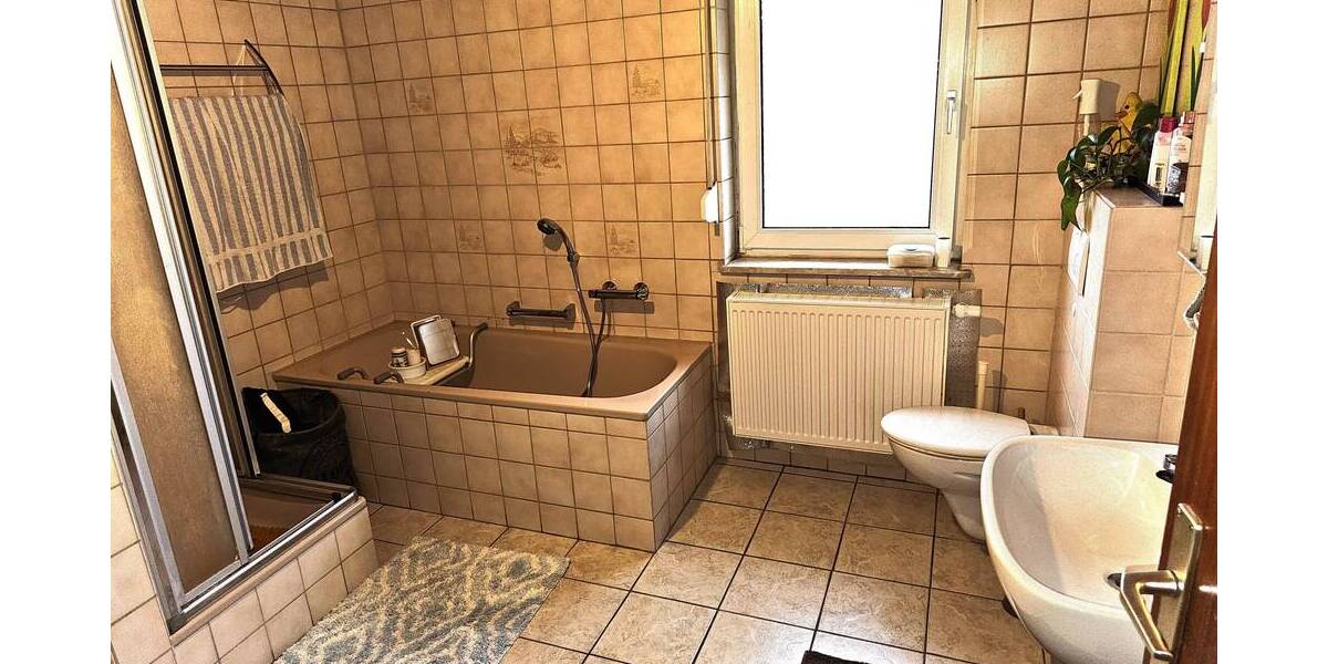 Einfamilienhaus Laichingen Feldstetten - 7 Zimmer, 202 m&sup2;, 299.000&euro; | Angebot:25695096
