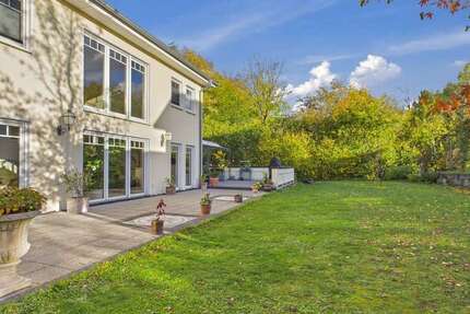 Haus Bad Boll - 8 Zimmer, 319 m&sup2;, 1.590.000&euro; | Angebot:23367751