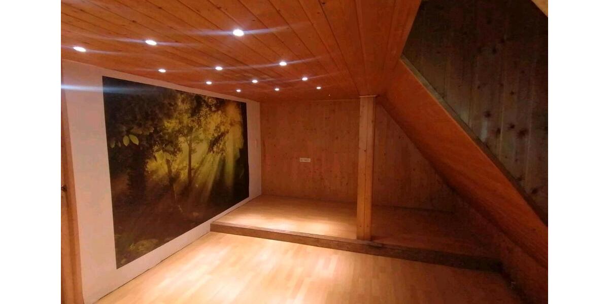 Doppelhaushälfte Nürtingen - 13 Zimmer, 210 m&sup2;, 450.000&euro; | Angebot:25991197