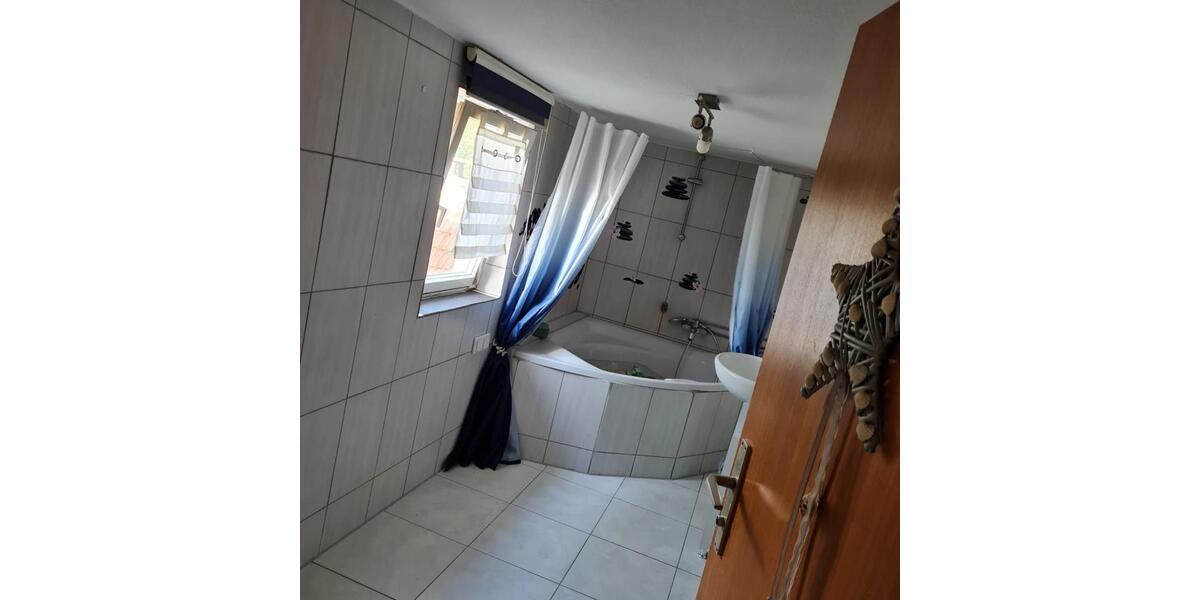 Doppelhaushälfte Schechingen - 7 Zimmer, 140 m&sup2;, 192.000&euro; | Angebot:25803472