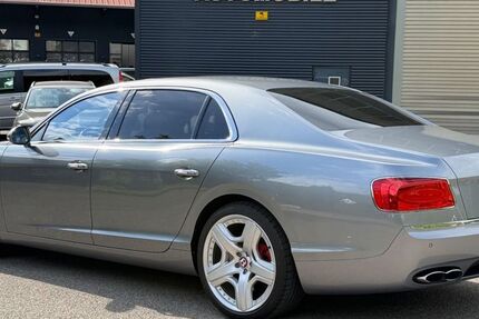 Bentley Flying Spur 98.532 km 60.999 &euro; Geislingen / Eybach 73312