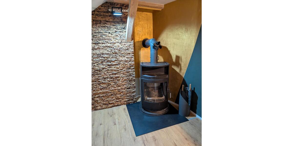 Dachgeschoßwohnung Laichingen - 3.5 Zimmer, 81 m&sup2;, 1.200&euro; | Angebot:25989323