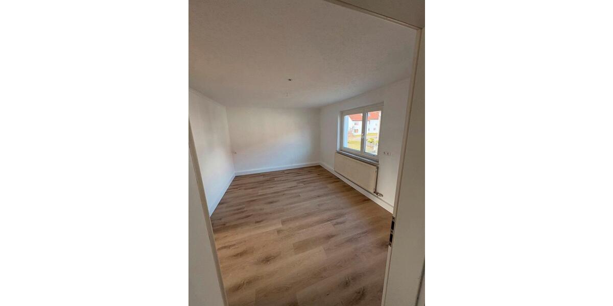 Reihenhaus Schwäbisch Gmünd Bargau - 6 Zimmer, 125 m&sup2;, 349.000&euro; | Angebot:25612390