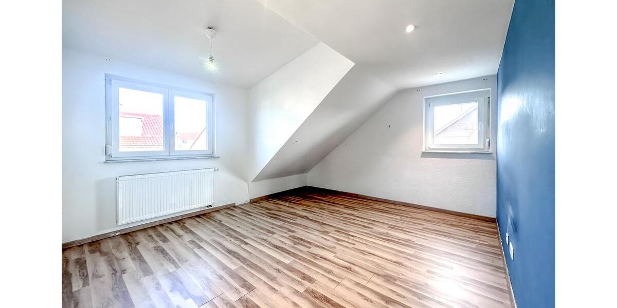 Dachgeschoßwohnung Winnenden - 4 Zimmer, 70 m&sup2;, 950&euro; | Angebot:25648717