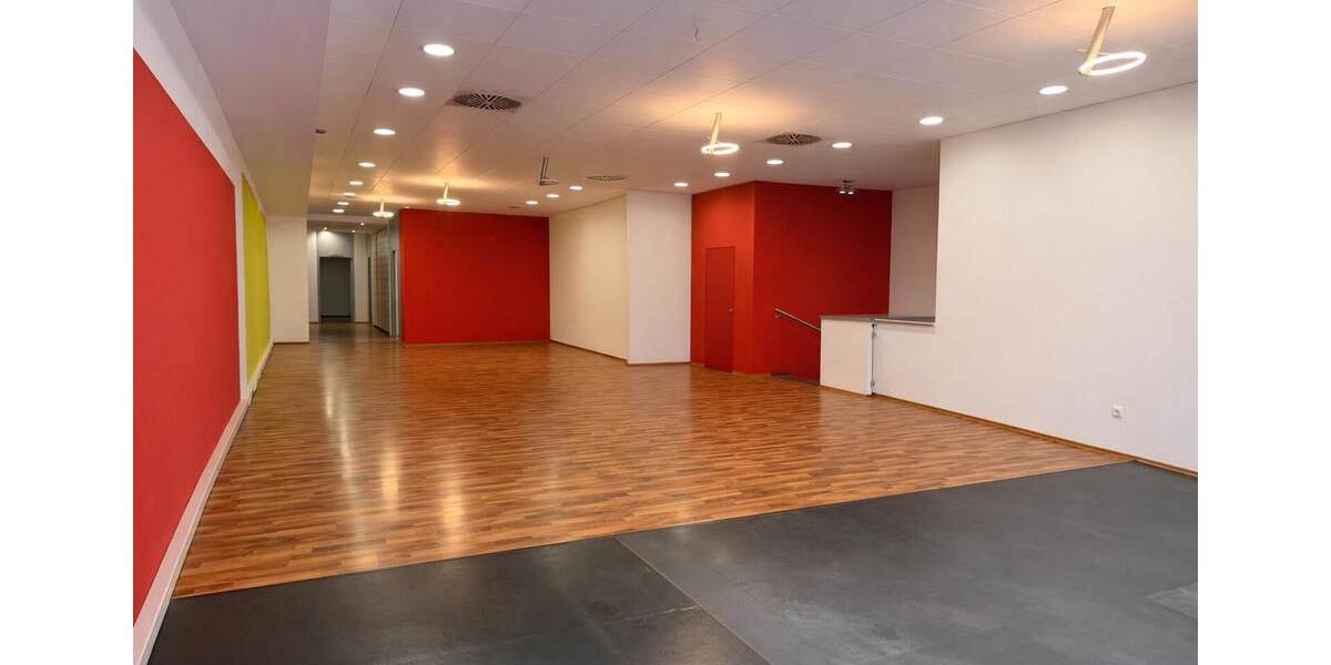 Gewerbeobjekt Göppingen - 3.950&euro; | Angebot:25383474