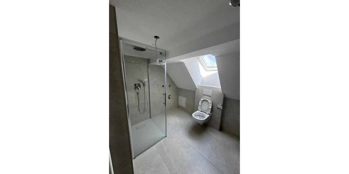 Dachgeschoßwohnung Gingen an der Fils - 4 Zimmer, 200 m&sup2;, 1.700&euro; | Angebot:25725035