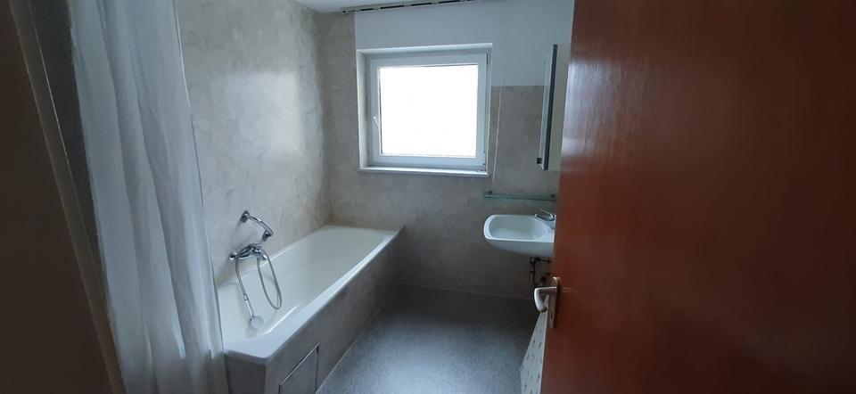 Etagenwohnung Laichingen - 5 Zimmer, 120 m&sup2;, 1.050&euro; | Angebot:24585477