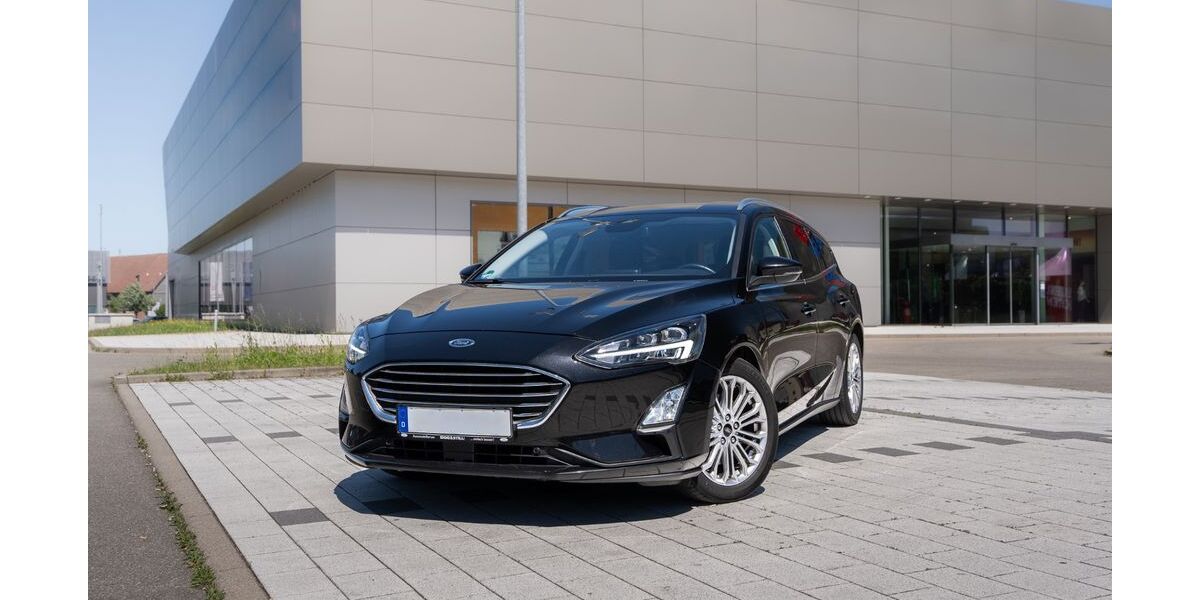 Ford Focus 74.000 km 18.990 &euro; Heiningen 73092