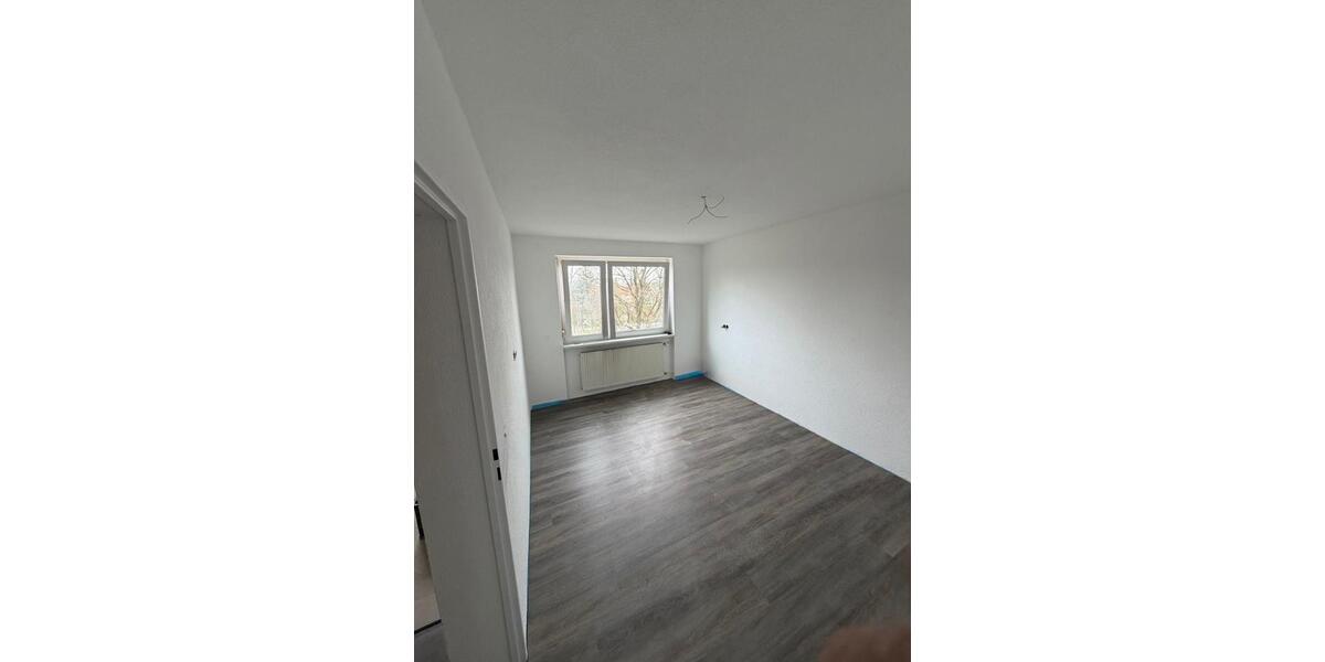 Etagenwohnung Göppingen Bruckwasen - 4 Zimmer, 87 m&sup2;, 1.490&euro; | Angebot:25908750