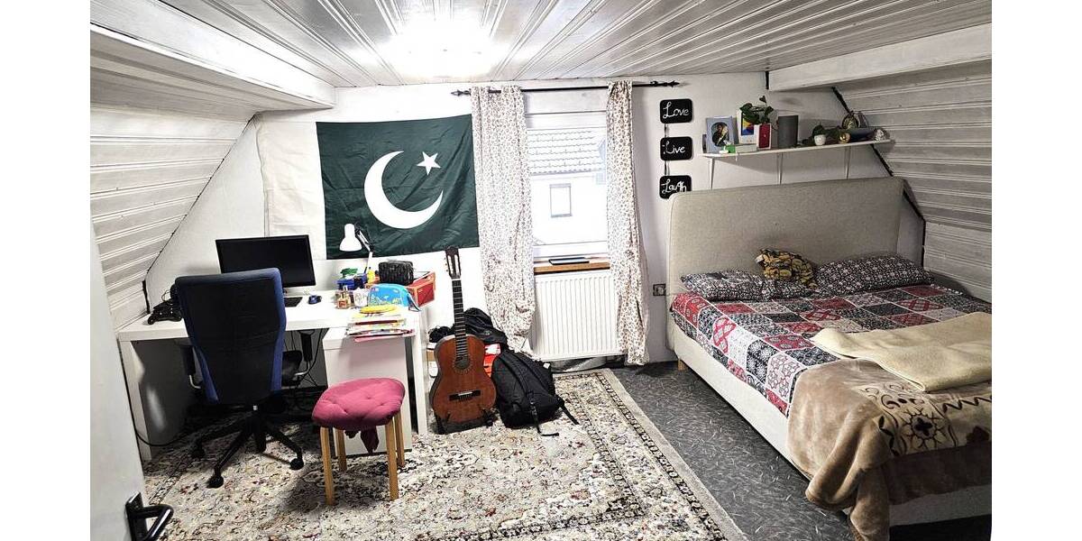 Etagenwohnung Laichingen Feldstetten - 7 Zimmer, 202 m&sup2;, 299.000&euro; | Angebot:25695100