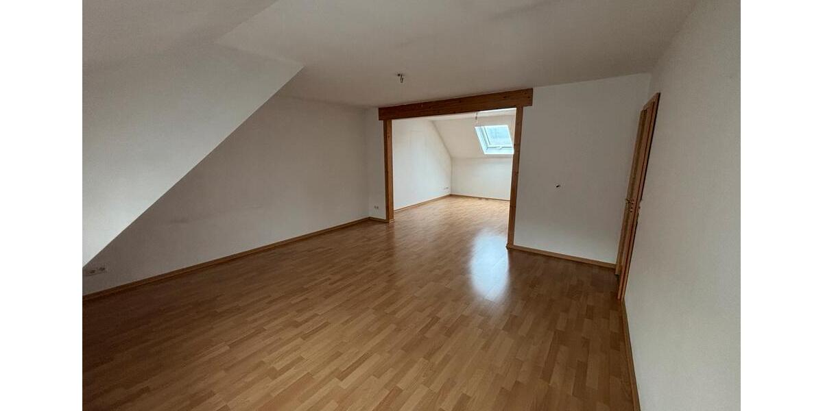 Maisonettenwohnung Deizisau - 3.5 Zimmer, 90 m&sup2;, 1.200&euro; | Angebot:26012926