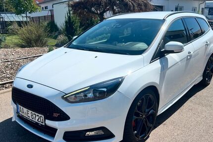 Ford Focus 63.000 km 17.500 &euro; Ruppertshofen bei Schwäbisch Gmünd 73577