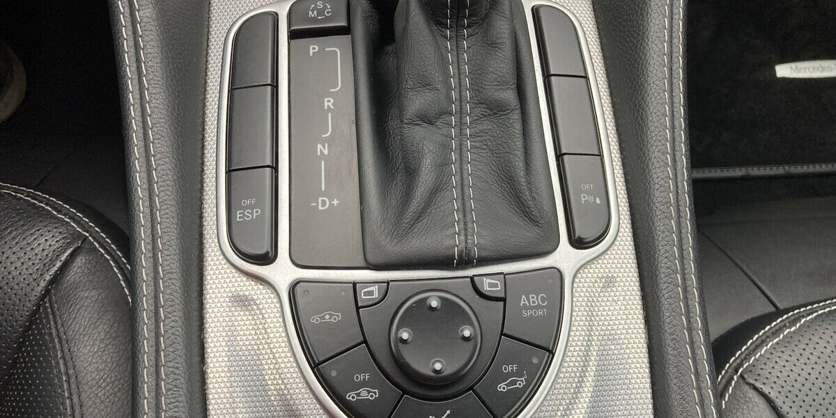 Mercedes-Benz SL 350 SL 63 optik AMG Styling*Panorama,Airscarf 111.700 km 28.650 &euro; Schorndorf 73614